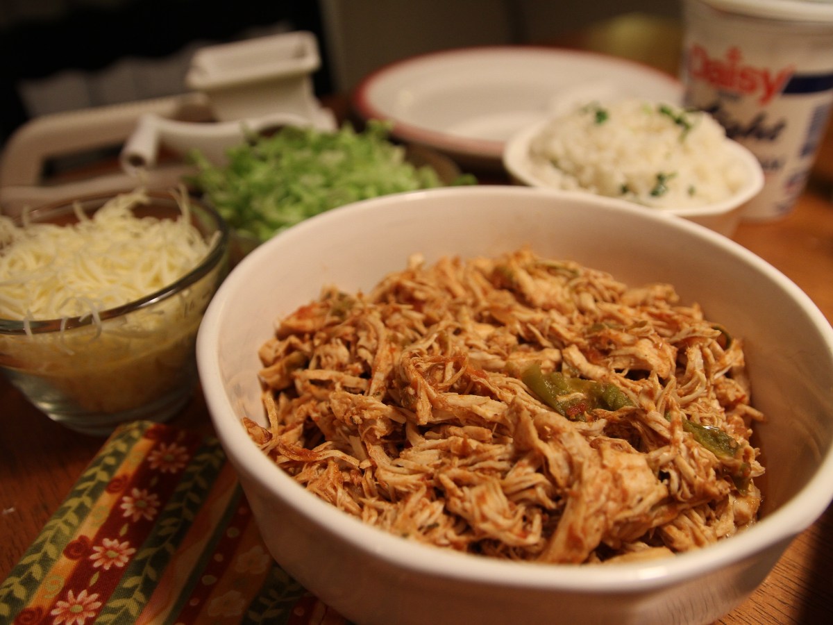 Easy Crock Pot Chicken&nbsp;Tacos